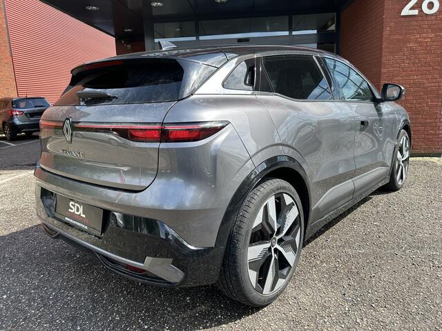 Renault MEGANE E-Tech EV40 Boost Charge Techno SOH 94% // GROOT NAVI + CARPLAY // FULL LED // CAMERA // CLIMA // STOEL + STUURWIELVERWARMING // SFEERVERLICHTING