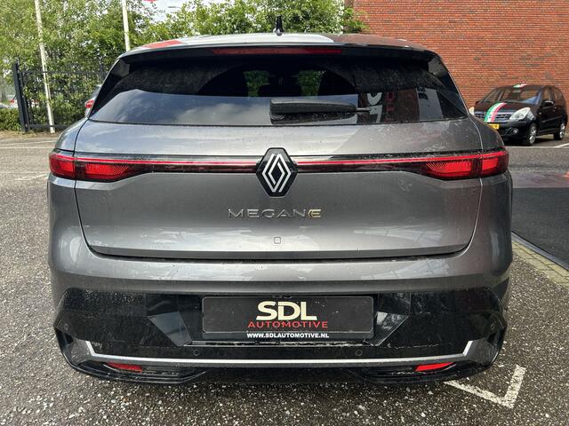 Renault MEGANE E-Tech EV40 Boost Charge Techno SOH 94% // GROOT NAVI + CARPLAY // FULL LED // CAMERA // CLIMA // STOEL + STUURWIELVERWARMING // SFEERVERLICHTING