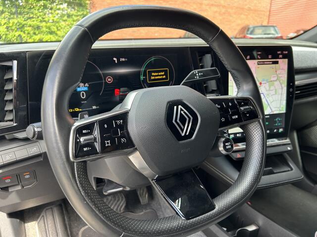 Renault MEGANE E-Tech EV40 Boost Charge Techno SOH 94% // GROOT NAVI + CARPLAY // FULL LED // CAMERA // CLIMA // STOEL + STUURWIELVERWARMING // SFEERVERLICHTING