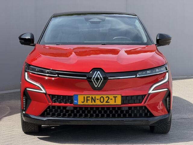 Renault MEGANE E-Tech comfort range iconic 60 kWh / SOH 96 % / Fabrieksgarantie tot 9-2027 / Harman&Kardon / Dodehoek Detectie / 360 Camera / CCS Snelladen / Navigatie / Adaptieve Cruise / Stoelverwarming /