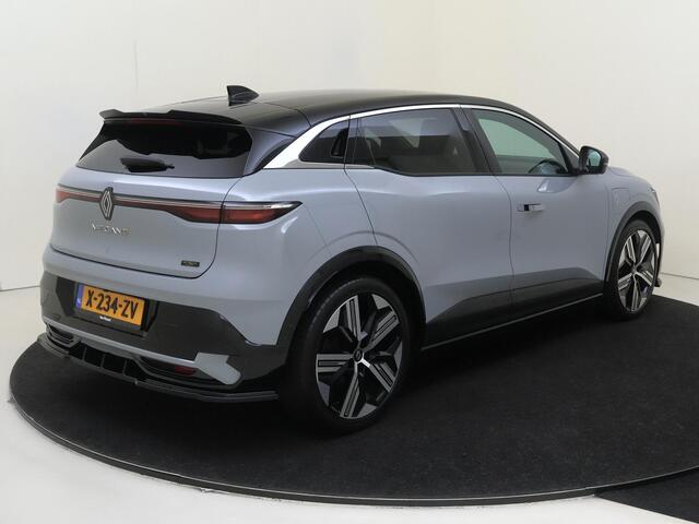 Renault MEGANE E-Tech EV60 Optimum Charge Iconic | Pack Augmented Vision & Advanced Driving Assist | Apple Carplay/Android | cruise control adaptief | electronic climate control | lederen bekleding | lichtmetalen velgen 5-spaaks 20" | navigatiesysteem | voorstoelen verw