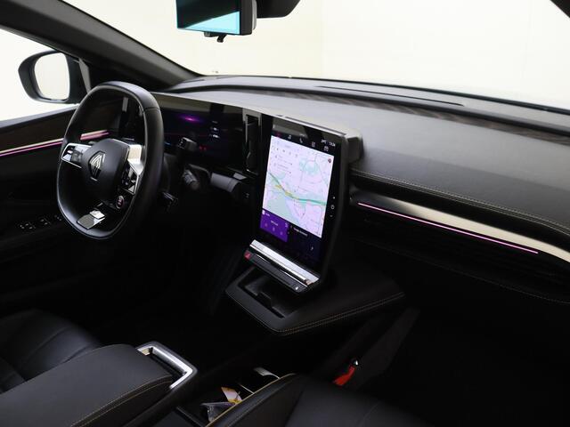 Renault MEGANE E-Tech EV60 Optimum Charge Iconic | Pack Augmented Vision & Advanced Driving Assist | Apple Carplay/Android | cruise control adaptief | electronic climate control | lederen bekleding | lichtmetalen velgen 5-spaaks 20" | navigatiesysteem | voorstoelen verw