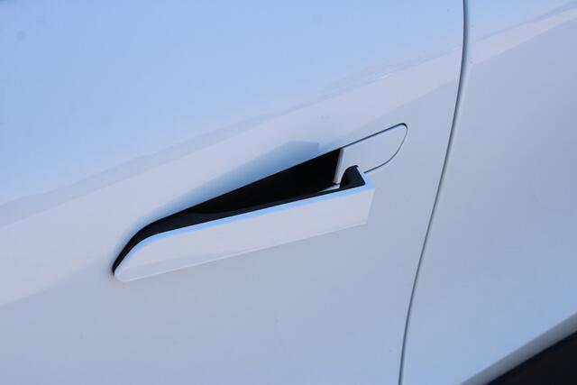 Renault MEGANE E-Tech EV60 Optimum Charge Evolution | Incl. 12 maanden garantie | Stoel/stuurverwarming | Parkeercamera | Apple carplay/Android auto | Adaptieve cruise control | Climate control | Navigatie | DAB radio |