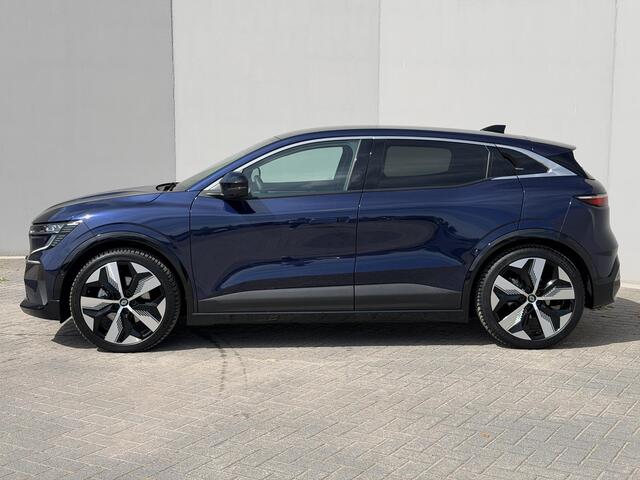 Renault MEGANE E-Tech comfort range techno 60 kWh / SOH 97 % / Trekhaak / Fabrieksgarantie tot 9-2027 / Harman&Kardon Audio / Dodehoek Detectie / 360 Graden Camera / CCS Snel Laden / Navigatie / Adaptief Cruise Control / Stoelverwarming /