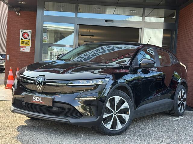 Renault MEGANE E-Tech EV40 Boost Charge Equilibre // SNEL LADEN!! // FULL LED // APPLE CARPLAY / ANDROID AUTO // CAMERA // DIGITAAL DISPLAY // KEYLESS