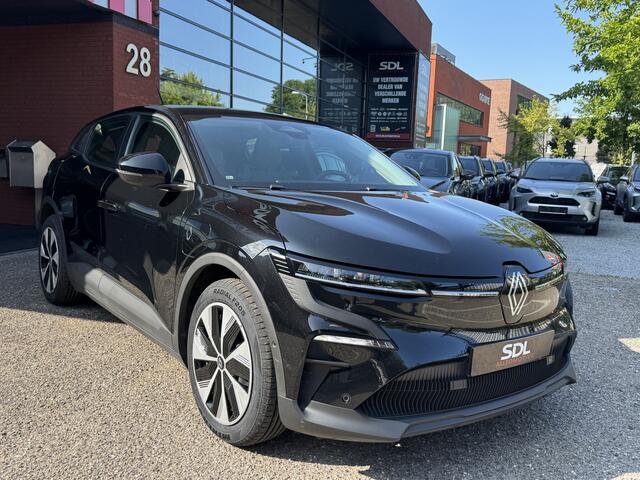 Renault MEGANE E-Tech EV40 Boost Charge Equilibre // SNEL LADEN!! // FULL LED // APPLE CARPLAY / ANDROID AUTO // CAMERA // DIGITAAL DISPLAY // KEYLESS