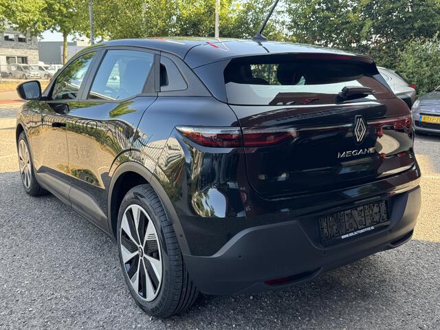 Renault MEGANE E-Tech EV40 Boost Charge Equilibre // SNEL LADEN!! // FULL LED // APPLE CARPLAY / ANDROID AUTO // CAMERA // DIGITAAL DISPLAY // KEYLESS