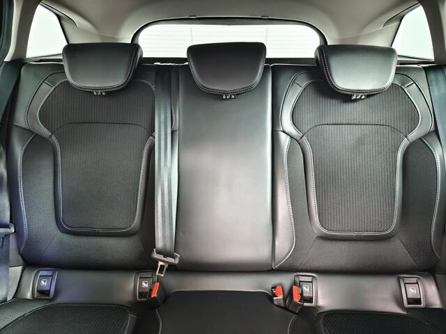 Renault MEGANE Estate 1.3 TCe 140 Techno | Trekhaak | Stoelverwarming | Navigatie | Climate Control |