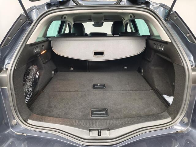 Renault MEGANE Estate 1.3 TCe 140 Techno | Trekhaak | Stoelverwarming | Navigatie | Climate Control |