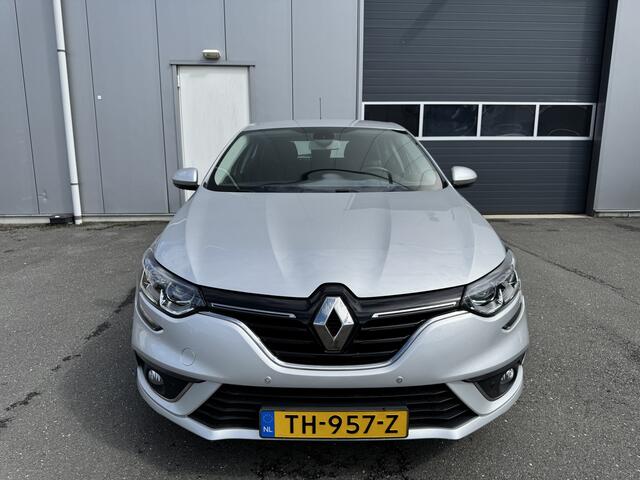 Renault MEGANE 1.3 TCe Zen Trehaak Clima Cruise vol opties.