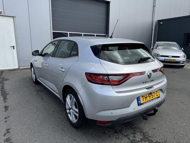 Renault MEGANE 1.3 TCe Zen Trehaak Clima Cruise vol opties.