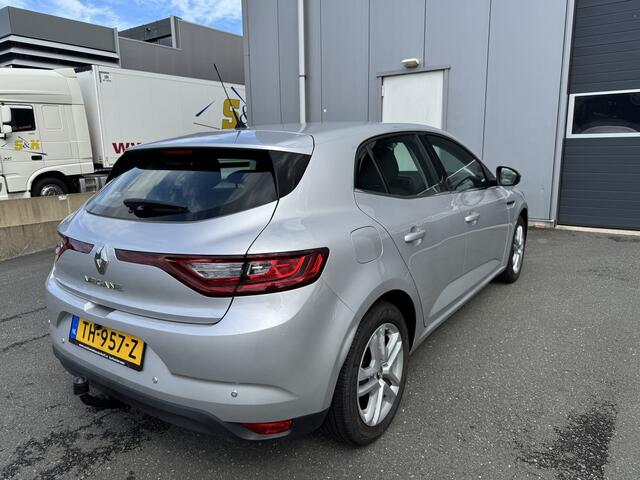 Renault MEGANE 1.3 TCe Zen Trehaak Clima Cruise vol opties.