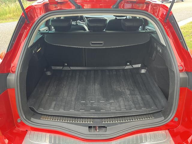 Renault MEGANE Estate 1.3 TCe 140PK Business Edition One / Trekhaak / Leder / Stoelverw. / Pano-dak / Parkeerhulp V+A / LMV