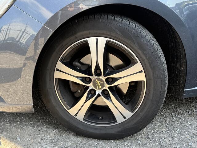 Renault MEGANE Estate 1.2 TCe Limited // NAVI // PDC // CRUISE // CLIMA // BLUETOOTH //