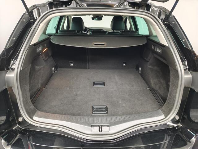 Renault MEGANE Estate 1.3 TCe 140 Techno | Climate control | Camera | Trekhaak | AppleCarplay AndroidAuto | 1700 Kg Trekken | All season banden | Navigatie |