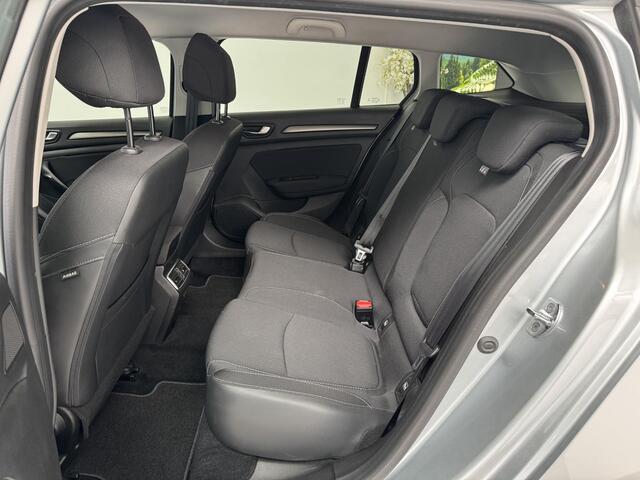Renault MEGANE Estate 1.6 E-Tech Plug-In Hybrid 160 Zen | Navigatie| Parkeersensoren | Climate Control | Trekhaak |