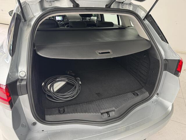 Renault MEGANE Estate 1.6 E-Tech Plug-In Hybrid 160 Zen | Navigatie| Parkeersensoren | Climate Control | Trekhaak |
