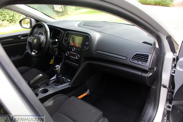 Renault MEGANE 1.3 TCe Zen | 2018 | ?Navi |?Cruise |