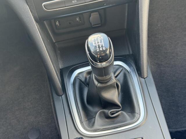Renault MEGANE 1.3 TCe Zen | NAP | Navigatie | Cruise Control | Trekhaak |