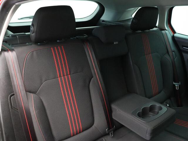 Renault MEGANE Estate 1.3 TCe R.S. Line | Automaat | Trekhaak | Headup Display | Stoel Verwarming | 1700 KG Trekgewicht |