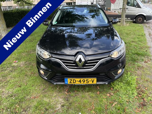 Renault MEGANE Estate 1.5 dCi Limited Lage stand dealer onderhouden tot en met 2026 mooi!!!!