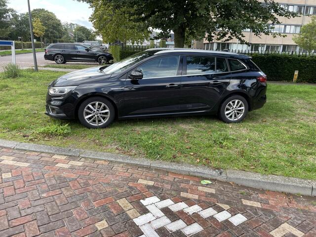 Renault MEGANE Estate 1.5 dCi Limited Lage stand dealer onderhouden tot en met 2026 mooi!!!!