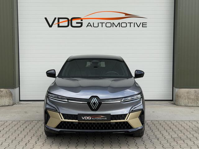 Renault MEGANE E-Tech EV60 Optimum Charge 220 Iconic / SOH 96% / WLTP 500 / Snel lader / Warmtepomp / Harman KArdon / Camera Binnenspiegel / 360 Camera / Navigatie / Carplay / Clima / Two Tone / 20" lm