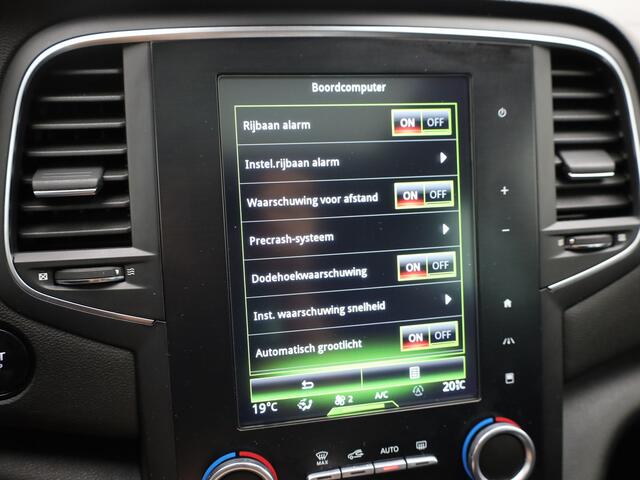 Renault MEGANE Estate 1.2 TCe Bose | Panodak | Trekhaak | Head Up | Adapt. cr. | Camera | Prijs Rijklaar!!