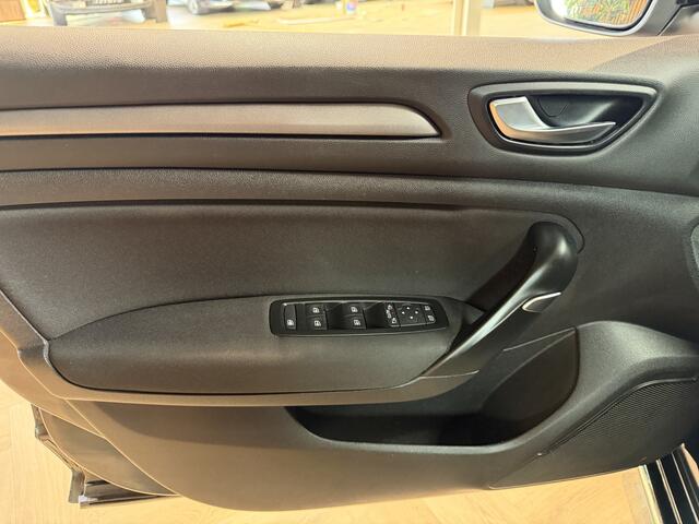 Renault MEGANE Estate 1.6 E-Tech Plug-In Hybrid 160 Business Zen