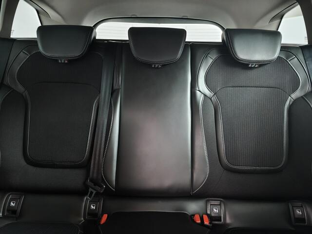 Renault MEGANE Estate 1.3 TCe 140 Techno | Trekhaak | Stoelverwarming | Navigatie | Camera |