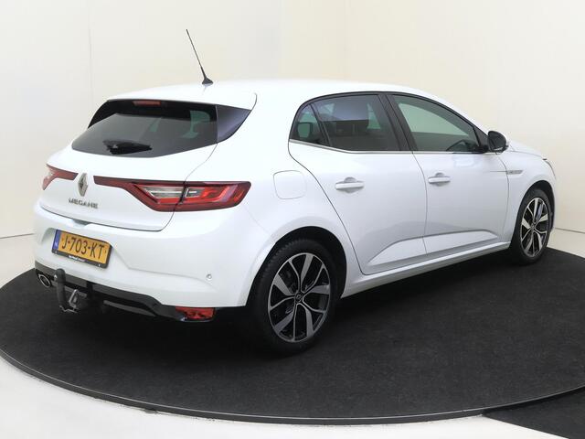 Renault MEGANE 1.3 TCe Bose |Trekhaak 1650 kg |Navigatie | Cruise & Climate Control| Achteruitrijcamera| Parkeersensoren voor & achter|