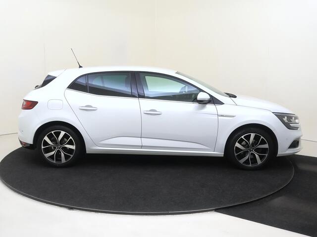 Renault MEGANE 1.3 TCe Bose |Trekhaak 1650 kg |Navigatie | Cruise & Climate Control| Achteruitrijcamera| Parkeersensoren voor & achter|