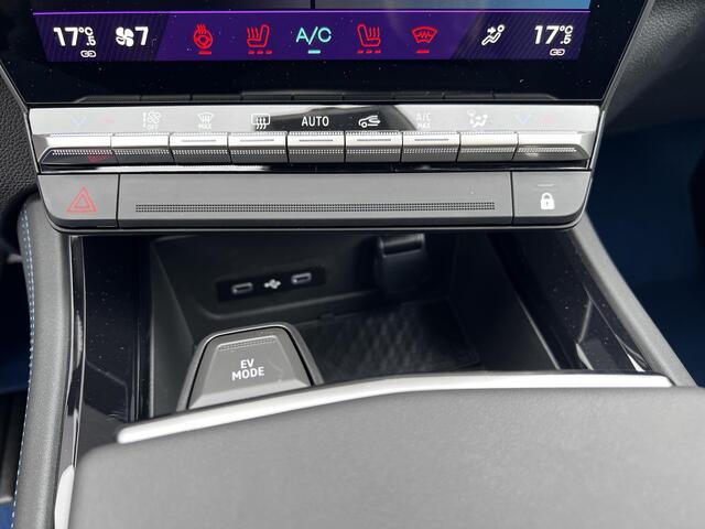 Renault Rafale E-Tech 4x4 plug-in hybrid 300 Atelier Alpine / Direct Leverbaar nieuw / Camera 360° / Leder Alcantara / Elektr. stoelen + klep / Panoramadak / Stuur-, stoel- en voorruitverwarming / HUD / 21" LM Wielen /