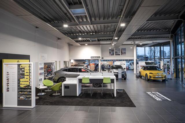 Renault Rafale E-Tech full hybrid 200pk esprit Alpine | Vijf jaar garantie | Harman kardon | Panoramisch dak | Elek. stoelen | HUD | Elek. verwarmbaar voorruit |