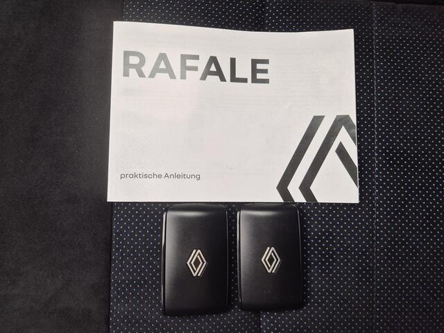 Renault Rafale 1.2 E-Tech 4x4 plug-in hybrid 300 esprit Alpine / Fabrieksgarantie tot 09-2027 / All season banden / Head Up Display / Trekgewicht 1500 kg / Elektrische achterklep / Harman/Kardon Audio Systeem / Stuur- Stoel & Achterbankverwarming / Adaptief cruise contr