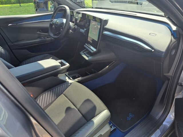 Renault SCENIC E-Tech EV87 long range 220 pk esprit Alpine AUT | Navigatie | Adaptive Cruise | Solar Bay dak | Harman Kardon | BESCHIKBAAR VOOR PROEFRITTEN ! |