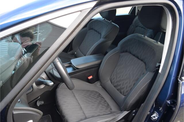 Renault SCENIC 1.3 TCe Limited Carplay | 20'' LMV | Keyless | PDC | Cruise | Climate