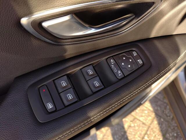 Renault SCENIC IV 1.3 TCe Panorama, Full LED, PDC V+A, Navi, LM 20", 5 jaar fabrieksgarantie!
