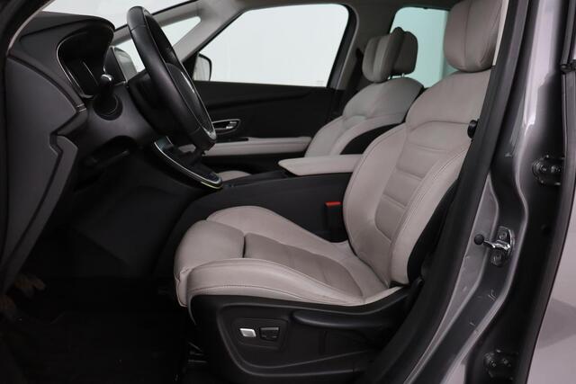 Renault SCENIC 1.2 TCe Intens | Trekhaak | Massage | Keyless | Navigatie | Half leder | Camera | Climate control | Dodehoek detectie | Park Assist