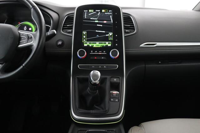 Renault SCENIC 1.2 TCe Intens | Trekhaak | Massage | Keyless | Navigatie | Half leder | Camera | Climate control | Dodehoek detectie | Park Assist