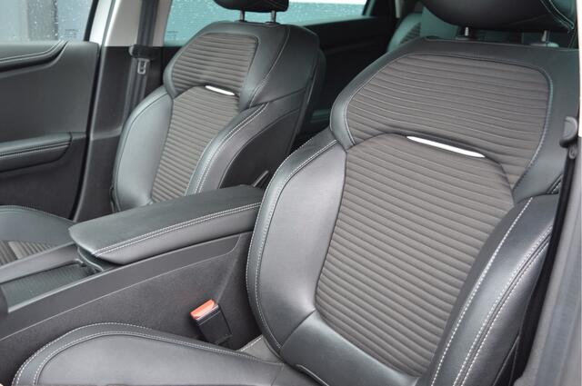 Renault SCENIC 1.3 TCe Intens Automaat | Wordt verwacht | Stoelverw./Camera/Carplay/PDC | Met 12 maanden Bovag garantie!