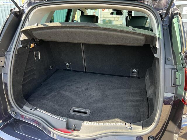 Renault SCENIC 1.3 TCe Initiale Paris | TREKHAAK | Head-up display | Bose Audio | Leer | Massage bestuurder | Elektrische voorstoelen | LED | Park assist | Cruise adaptief | Stoelverwarming |