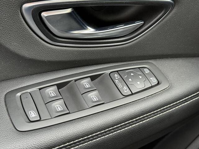 Renault SCENIC 1.3 TCe Intens | Trekhaak | Navigatie | Achteruitrijcamera | Climate Control | Cruise Control | Parkeersensoren