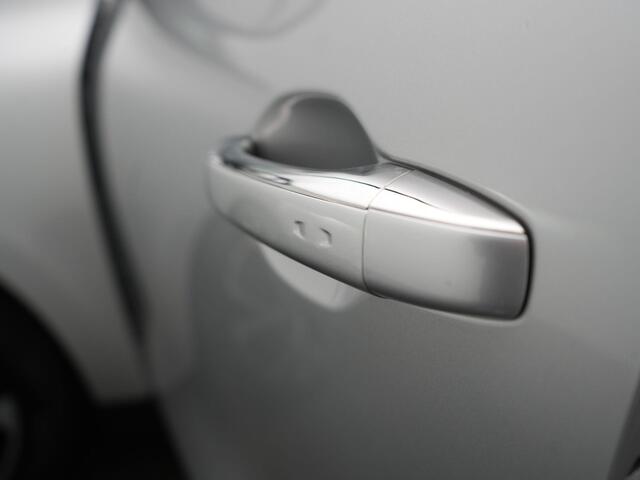 Renault SCENIC TCe 140 Intens - RIJKLAARPRIJS - All Seasonbanden - Achteruitrijcamera - Afneembare Trekhaak - Cruise Control - Panoramadak - Head-Up Display