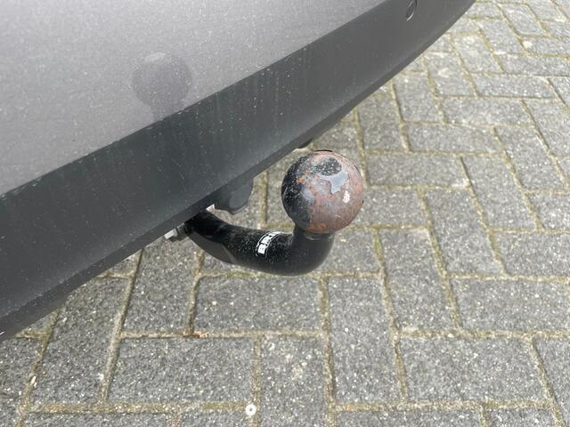 Renault SCENIC 1.3 TCe Limited | 20'' met all season | Parkeersens. v+a | Cruise | Clima | Trekhaak |