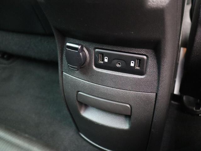 Renault SCENIC TCe 140pk EDC/Autom. Bose | Trekhaak | Bose audio | Achteruitrijcamera | Dodehoek detectie |