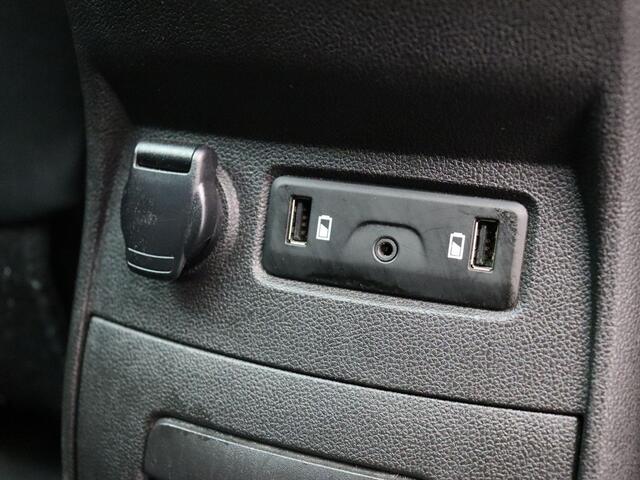 Renault SCENIC 1.3 TCe 140pk Intens | Panoramisch dak | Trekhaak | Achteruitrijcamera |