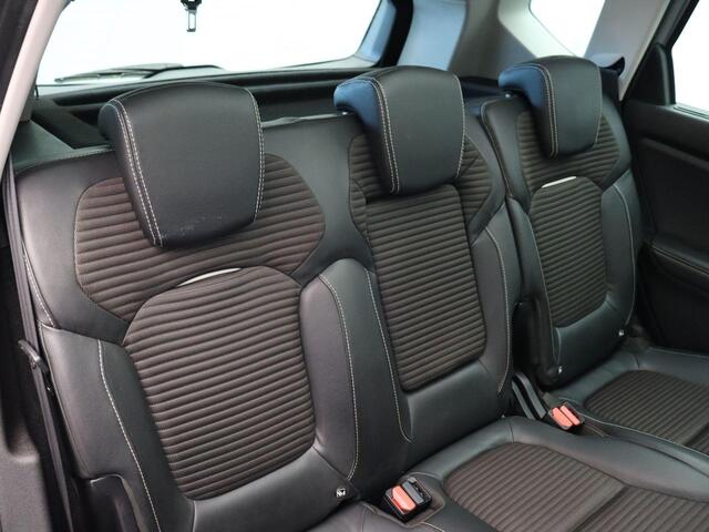 Renault SCENIC 1.3 TCe 140pk Intens | Panoramisch dak | Trekhaak | Achteruitrijcamera |