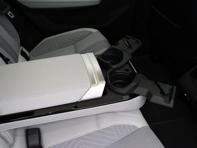 Renault SCENIC E-Tech EV87 long range iconic | 99% accu score | Solarbay panoramisch dak | Harman kardon | Stoelmassage | Stoel- en stuurwielverwarming |