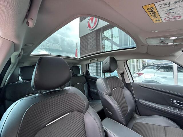 Renault SCENIC 1.2 TCe Bose | Trekhaak | Panoramadak |